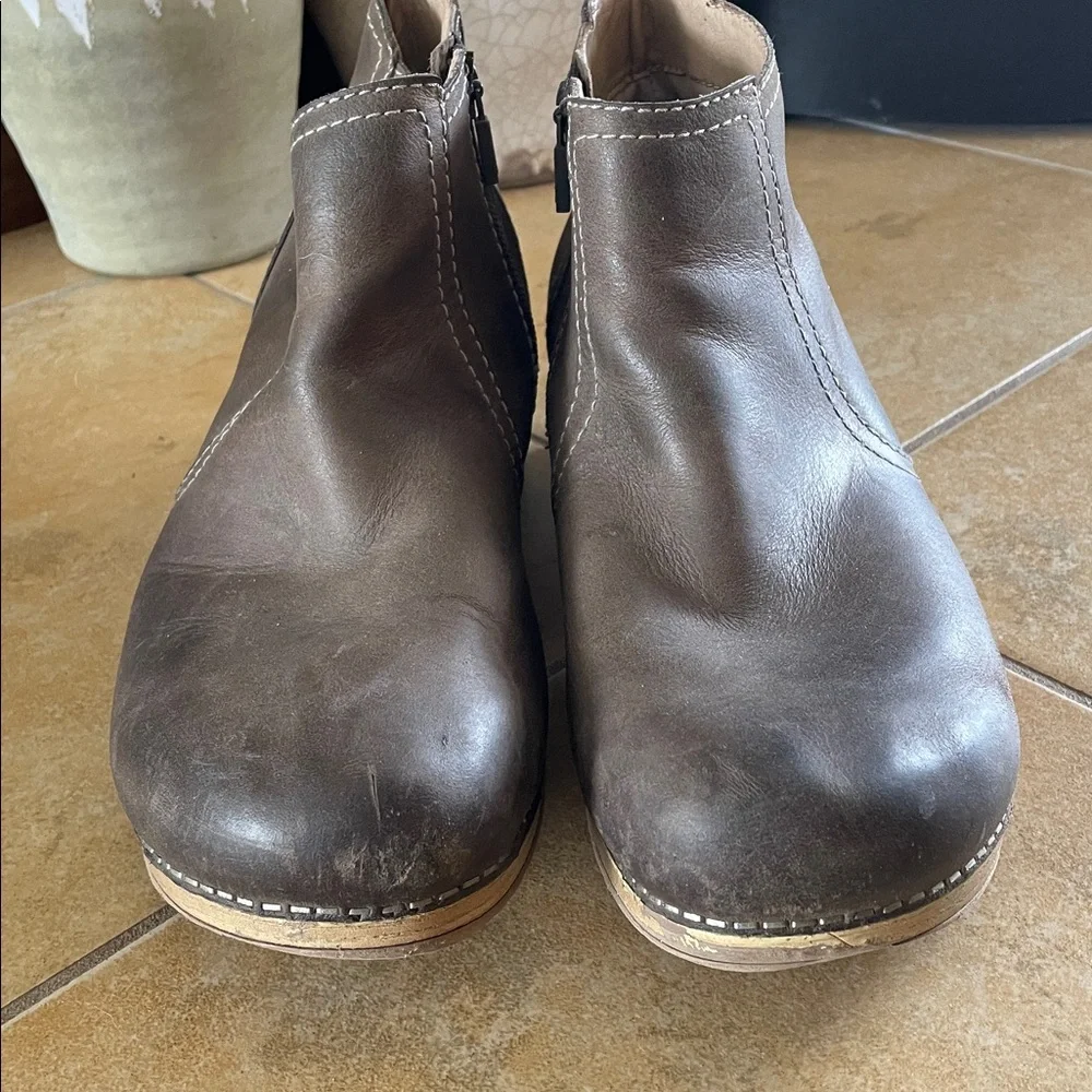 Dansko Women's Barbara Clog Boot Taupe Nubuck Size 40 9-9.5 - Picture 5 of 13